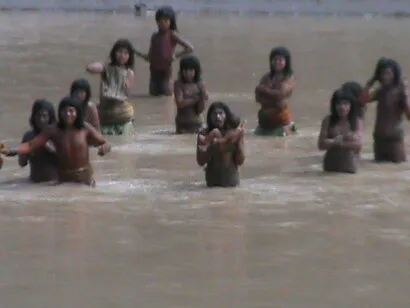 Miembros-de-la-tribu-Nanti-un-grupo-aislado-cuyas-tierras-han-sido-adjudicadas-para-el-proyecto