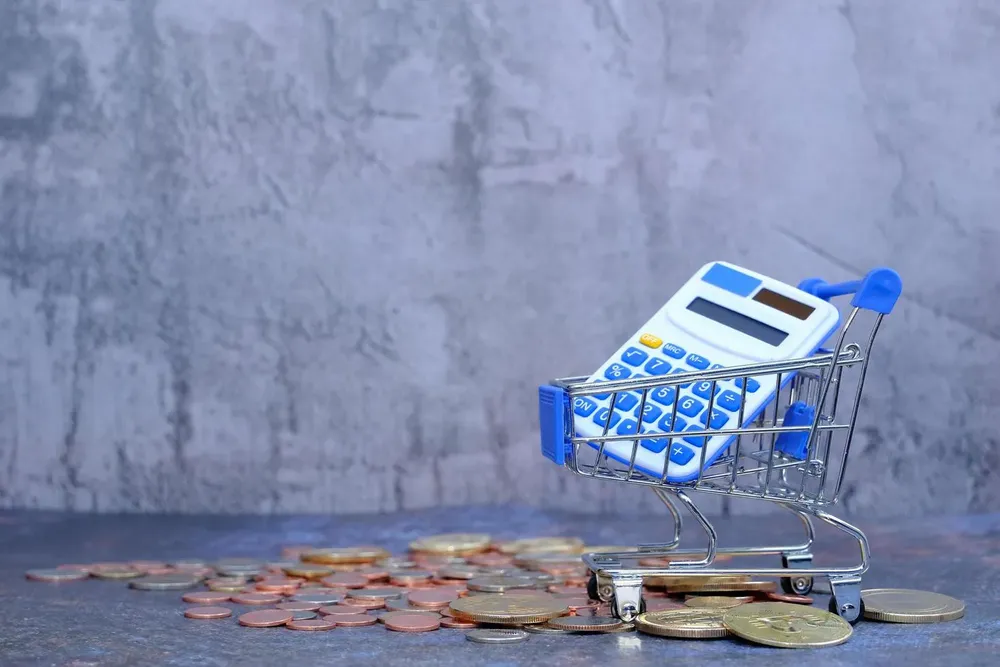 coin-on-table-background-and-business-or-finance-saving-money-coins-and-business-growth-concept-finance-and-investment-concept-advertising-coins-of-finance-and-banking-free-photo