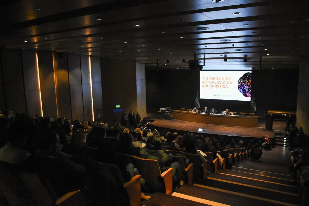 08512d5699acd83a841ef3c84b37e351_XL