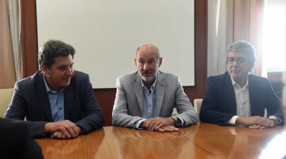 f283e2bdcb6a01b34e3c1fd5aa4eb898_XL