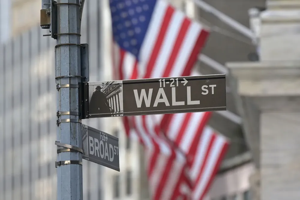 wall-street_20250203184309