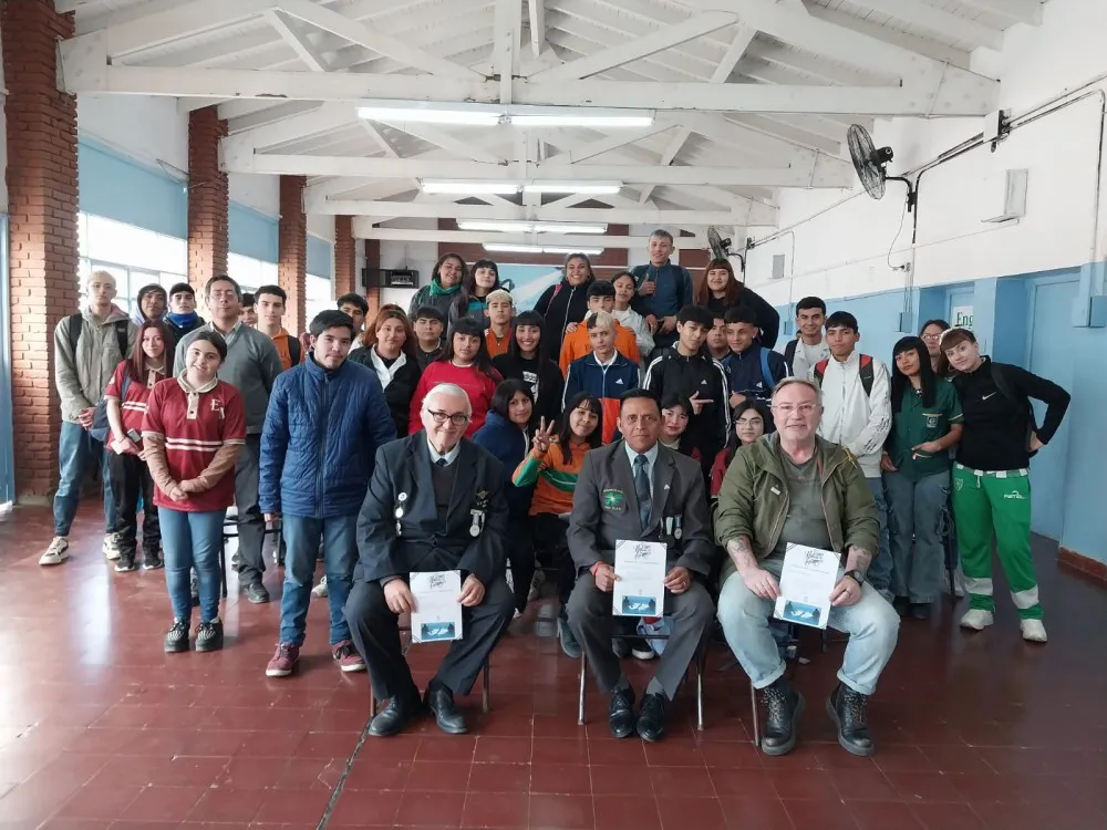 a6bc42f1d081657fd581a81e001a49cf_XL