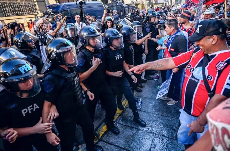 jubilados-chacarita-marcha
