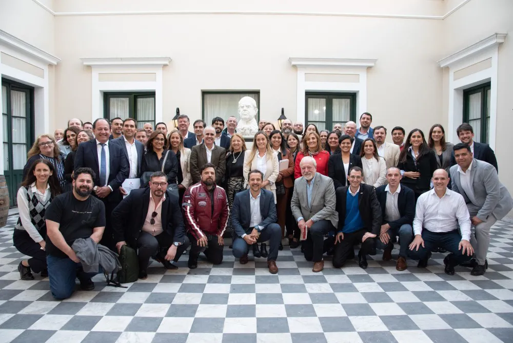 afdb643f27586cd2d1f3cc7b7eb78fa9_XL