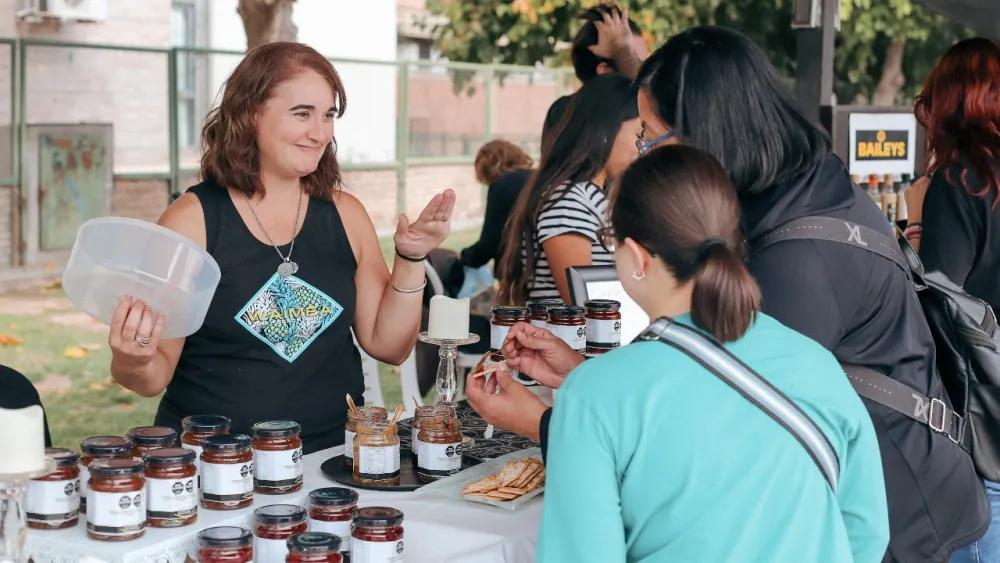 4ceb8b833e1ca351d1f415b95fe2be3c_XL