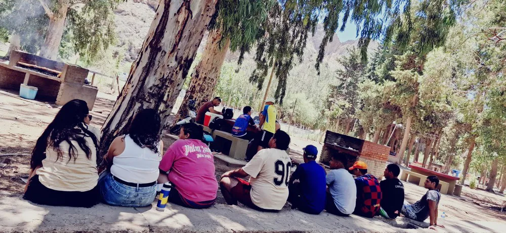 b053efb67fef7187025477e5cd4910c4_XL