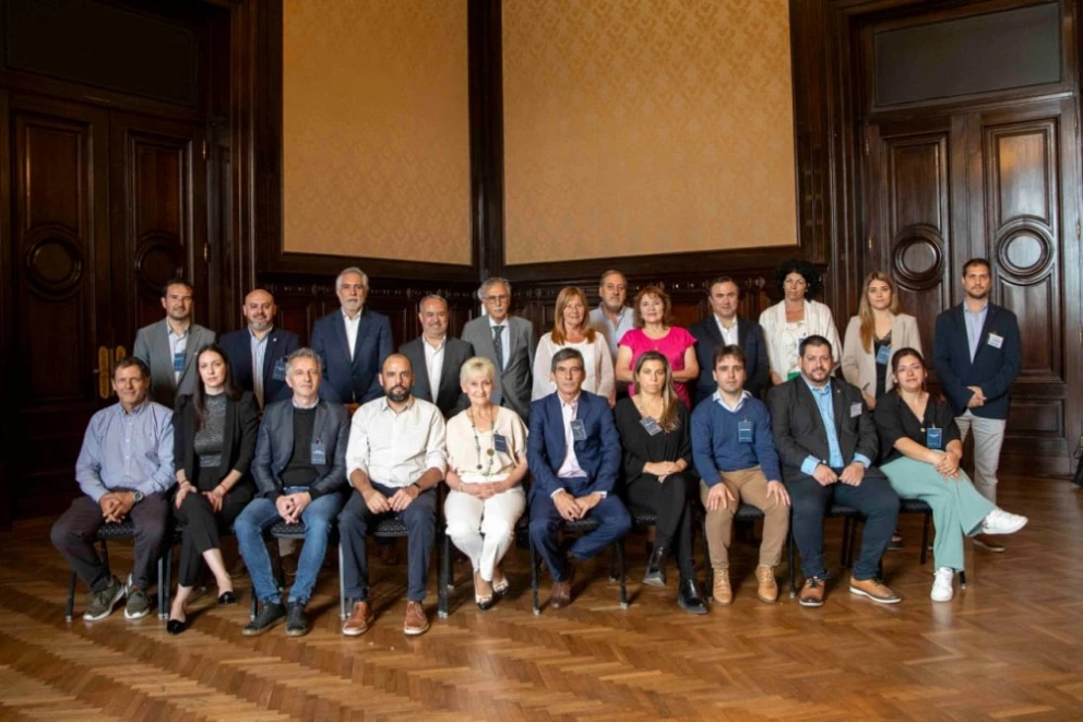 ee58e8d0fe439dd84a3e71e0f212fe7a_XL