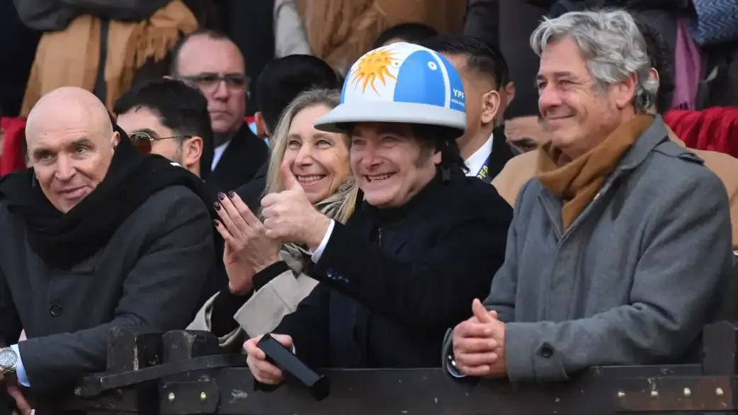 postales-del-paso-de-javier-milei-y-sus-ministros-por-la-sociedad-rural-argentina-2068665