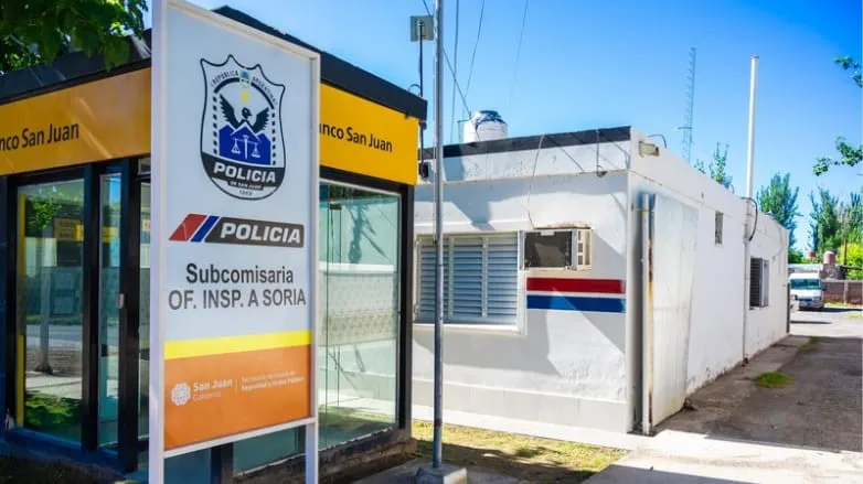 46d011279620b8edb2b2cf42fe8a962e_L