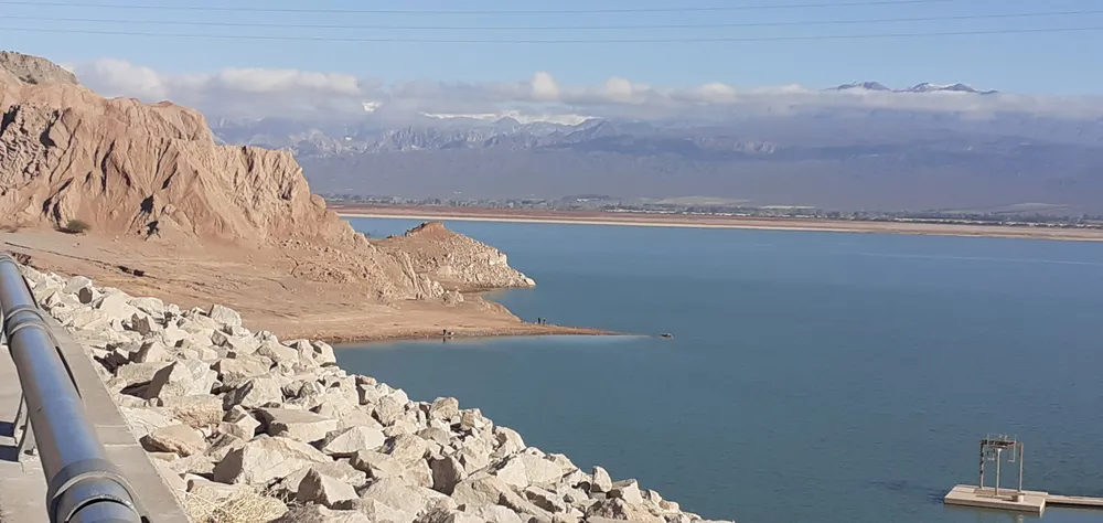 Dique_y_embalse_Ullum,_San_Juan,_Argentina