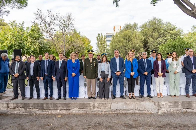 236b6506a73c9a8d2bff74beedfde748_L