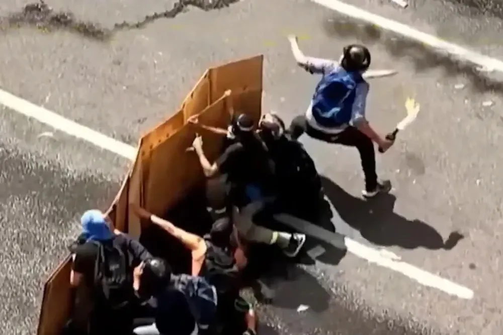 molotov-3-1024x566_1600_1067