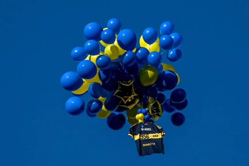 la-camiseta-de-boca-en-homenaje-a-miguel-angel-russo_w862