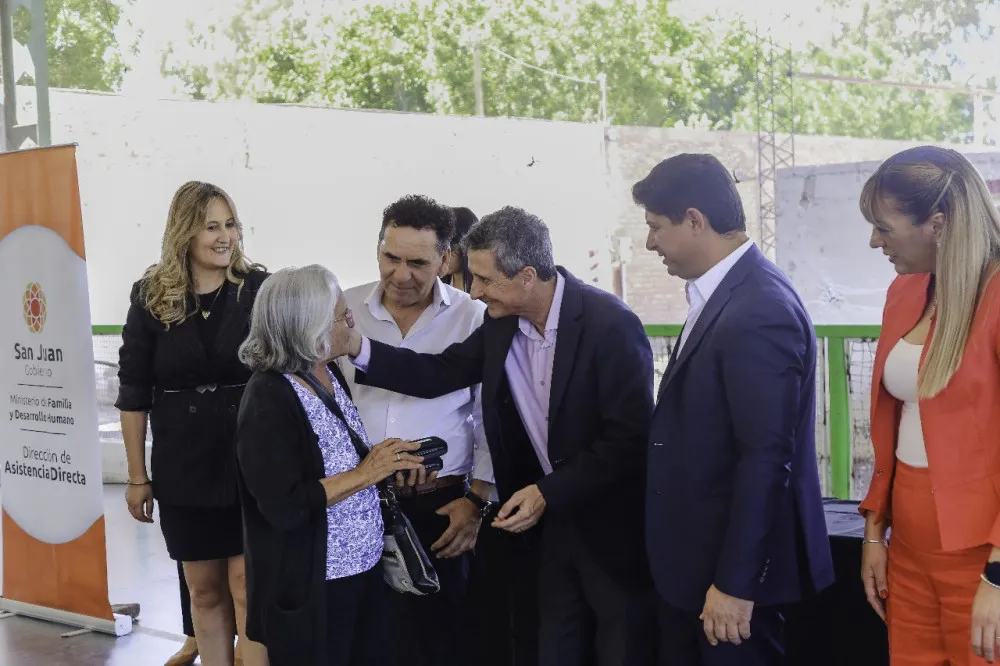 bde47a40641a59bdc2477bf53483ef8d_XL