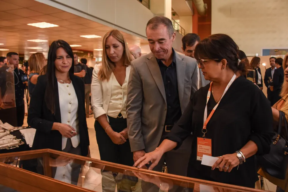 0ad7da34eab8dc9a65eac9bdff14a9c8_XL