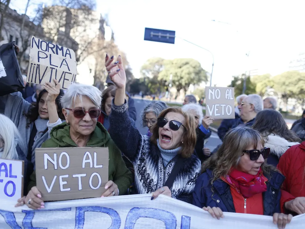 5KCNRoh_c_2000x1500__1