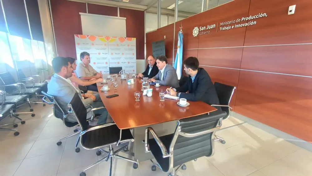 ad1772acc4d2d285255e0fcb3d1b538a_XL