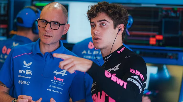 colapinto-espera-mejorar-el-rendimiento-en-la-ultima-practica-y-la-clasificacion-foto-xalpinef1team-