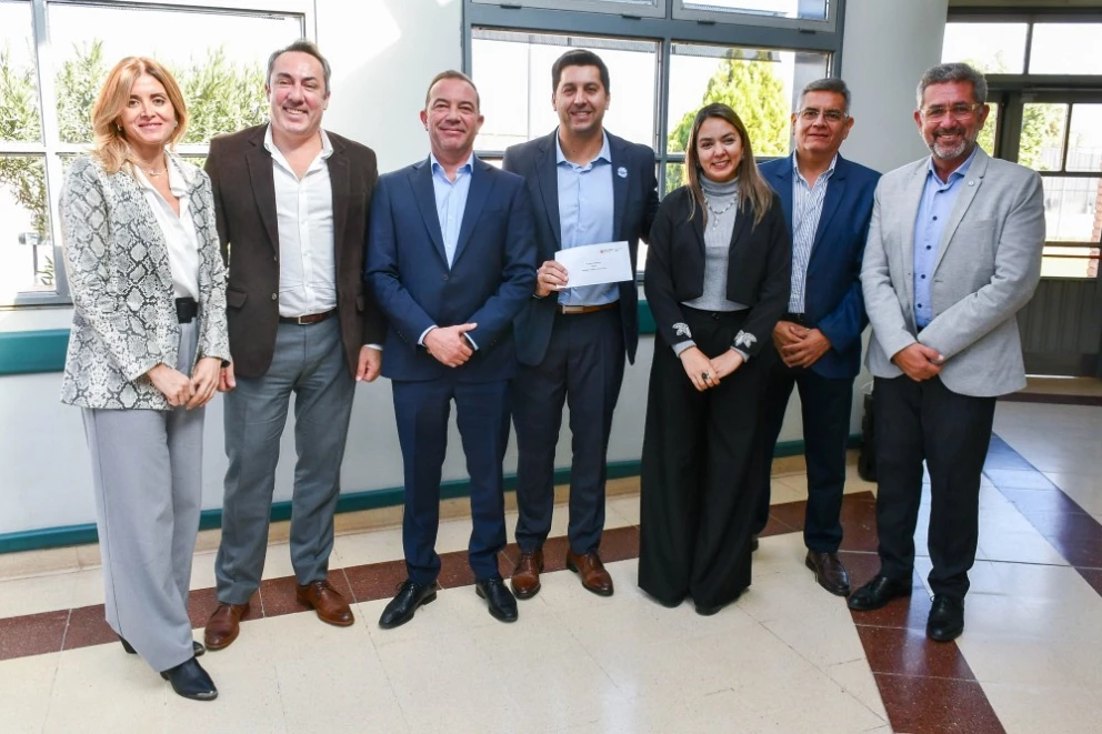 c20a2fbf9e9d32e6ed0362ef7d696945_XL