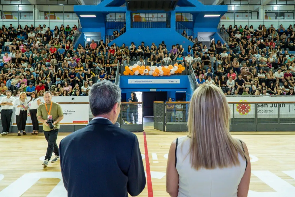 40bf22b9a92db264deb9c087d617c772_XL