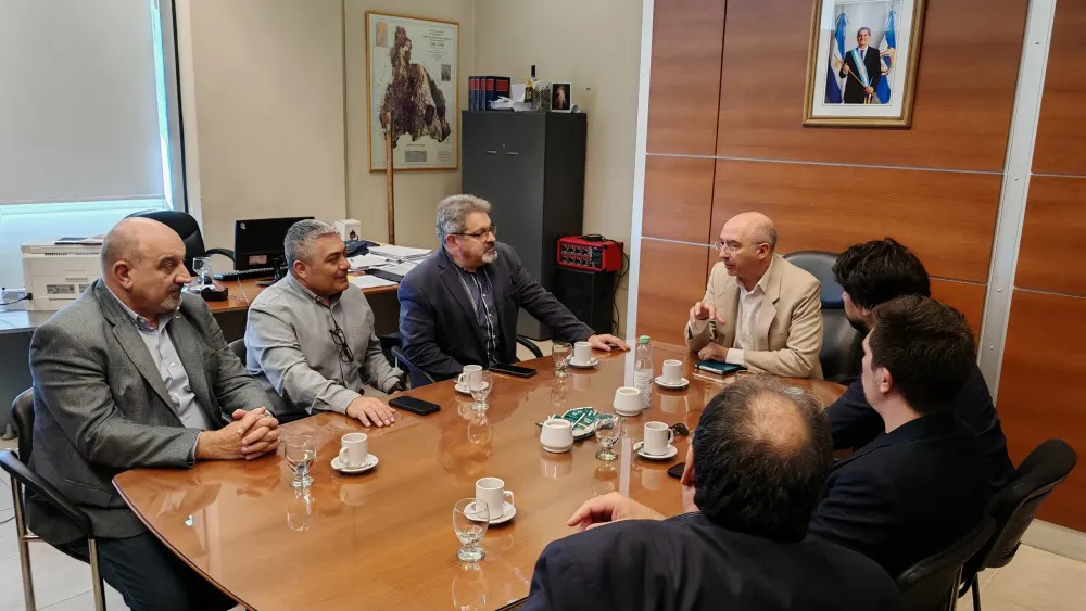 6ddd586965cbe351454a526f915bcac6_XL