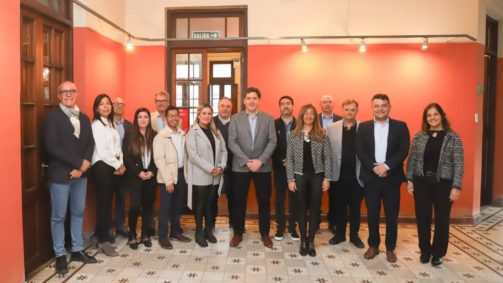 c7cba77f7da1f9af0f3a2472fd4e334f_XL