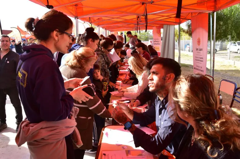 79a07af1347a20aa6c975af5e85aaf76_L