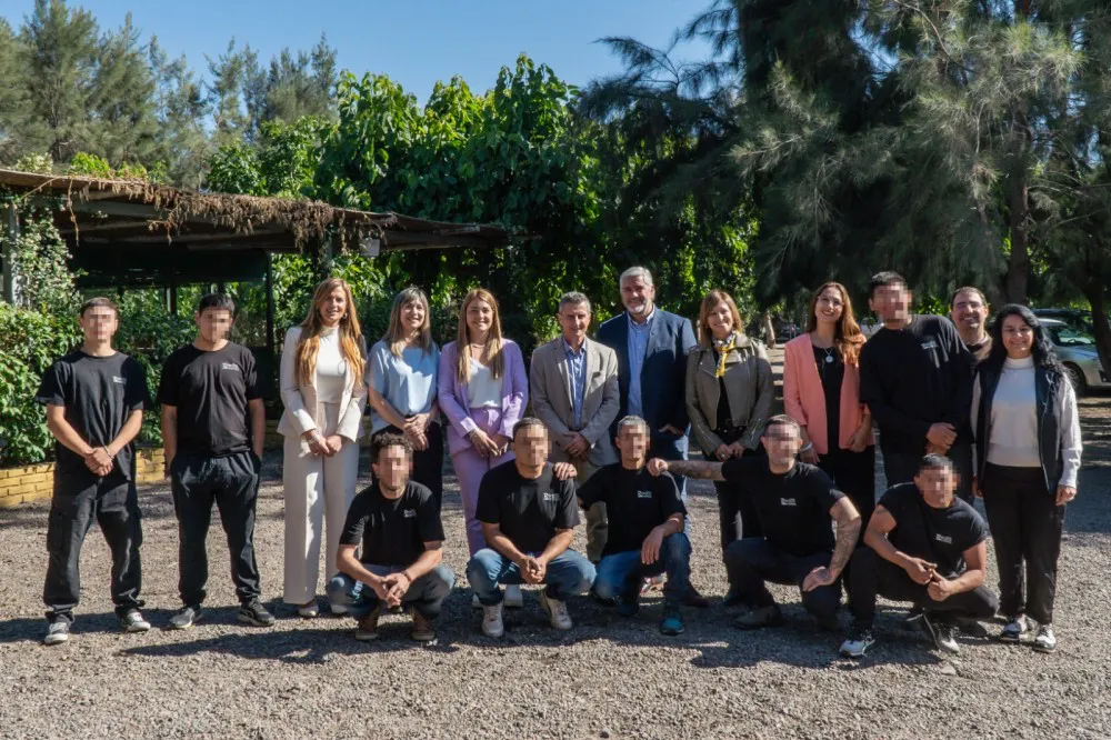 ded77ea26294b21947d6ef4ba99ea8fb_XL