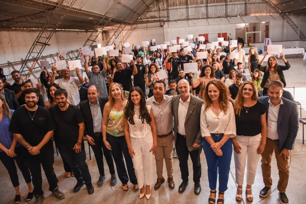 25e763fa559534f17ffdfc88f3faf5ac_XL