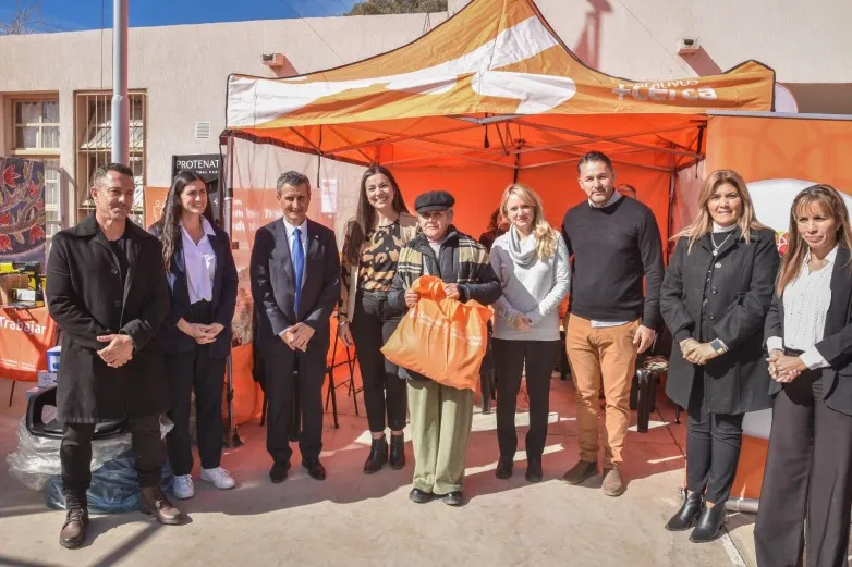 1a06a12ff67a420567221d80e274f566_L