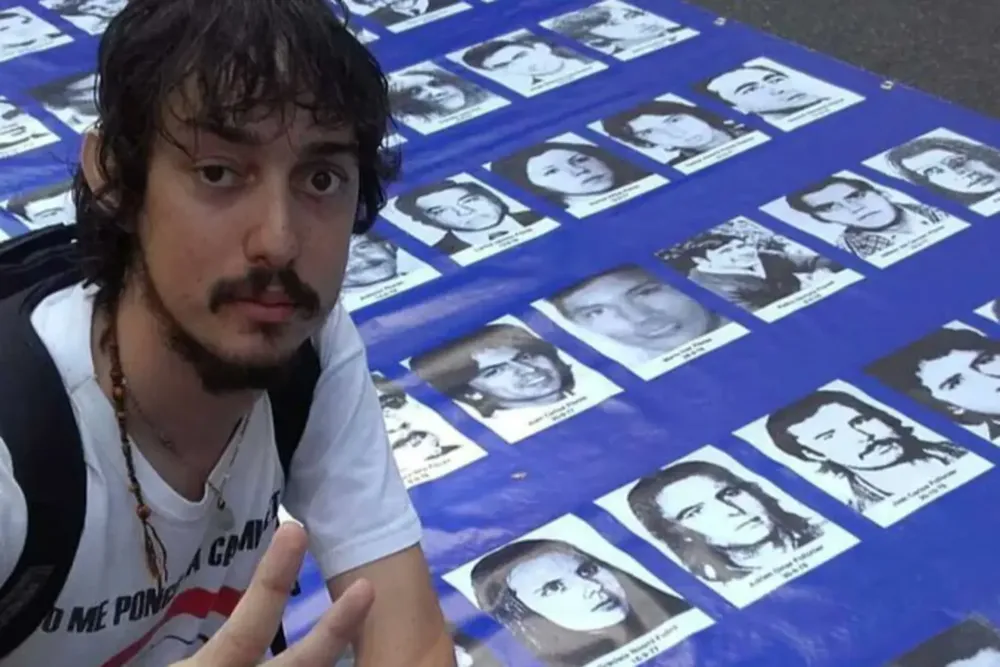 hchrgr3bqaaawlb_1600_1067