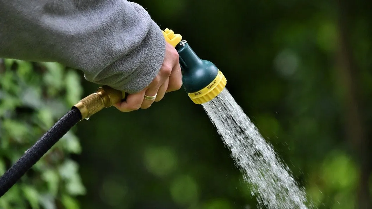 f1280x720-47903_179578_6053