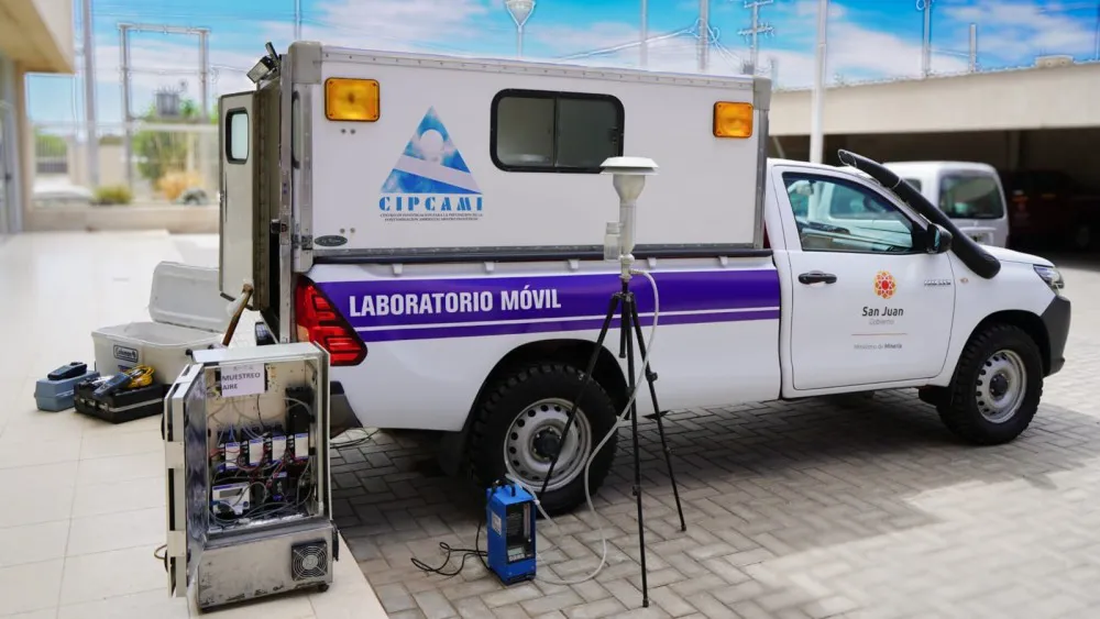 619feb93c20b1a0234ab7835d65f1694_XL