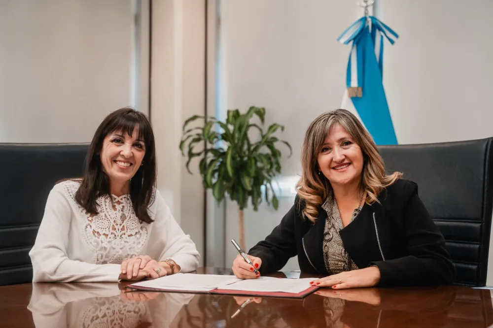 9882b7cdeb4ee487d6670e033a4c2c6d_XL