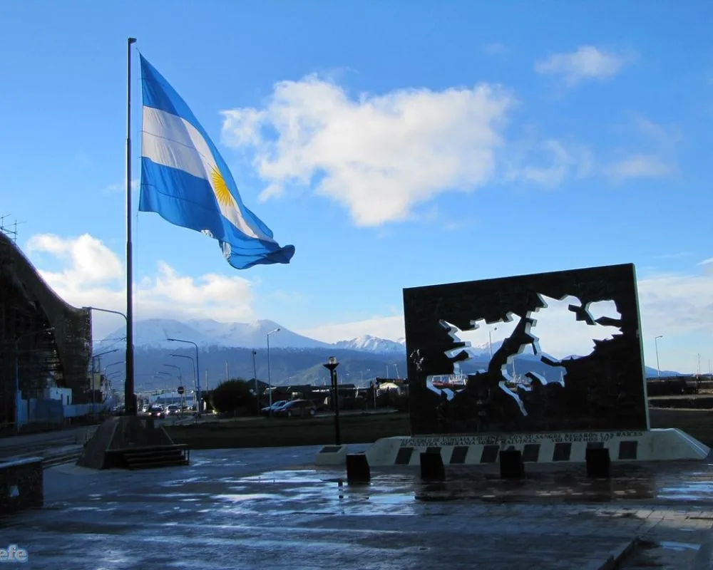 Islas-Malvinas-monumento-jpg