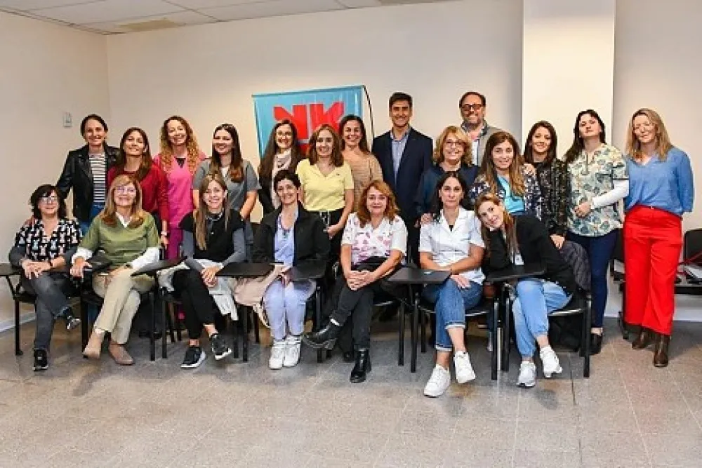 d4824ec1f236f24d7eae440f69d8974b_XL