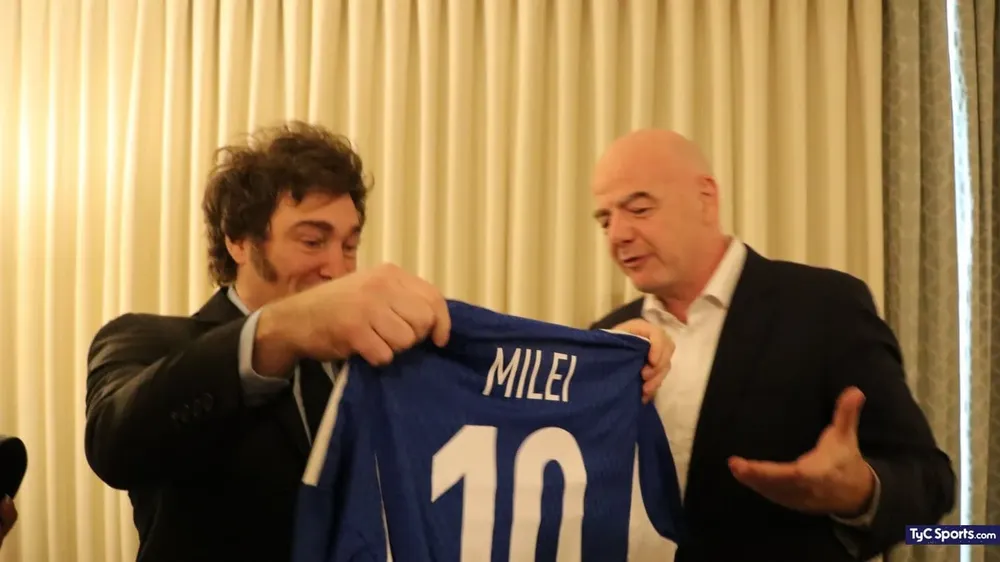 javier-milei-gianni-infantino_1440x810_wmk