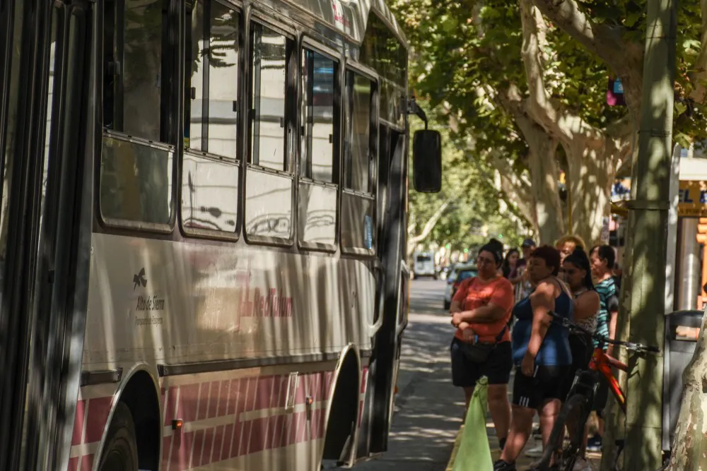 c40fea65bf8644ce406651b8657ae359_XL