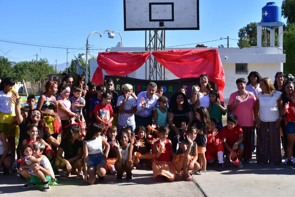 7a3a18b421fc49e36a027f9144c652ec_XL