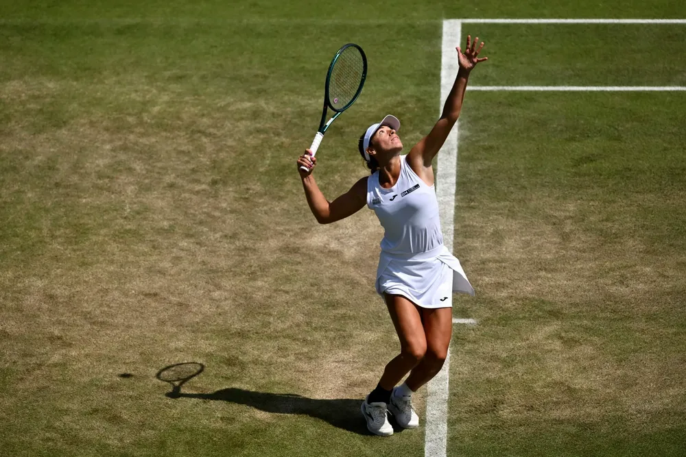 Solana-Sierra-sigue-sonando-en-Wimbledon-le-gano-Bucsa-y-clasifico-a-octavos-de-final-scaled-optimized
