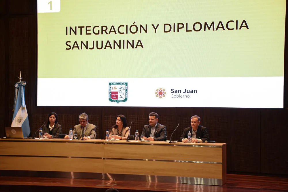 a8f30ab9fe993d8ba89569bf21cd3baf_XL