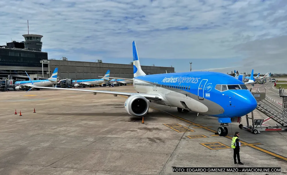 AEROLINEAS-ARGENTINAS-BOEING-737-MAX-AEROPARQUE
