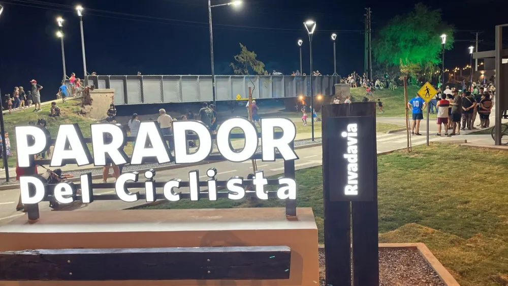 49f140098e6fbd05f5a51ce73f049377_XL